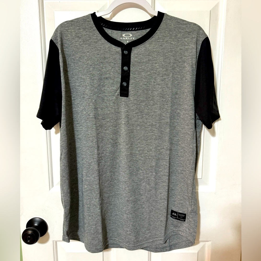Oakley Henley Tee!